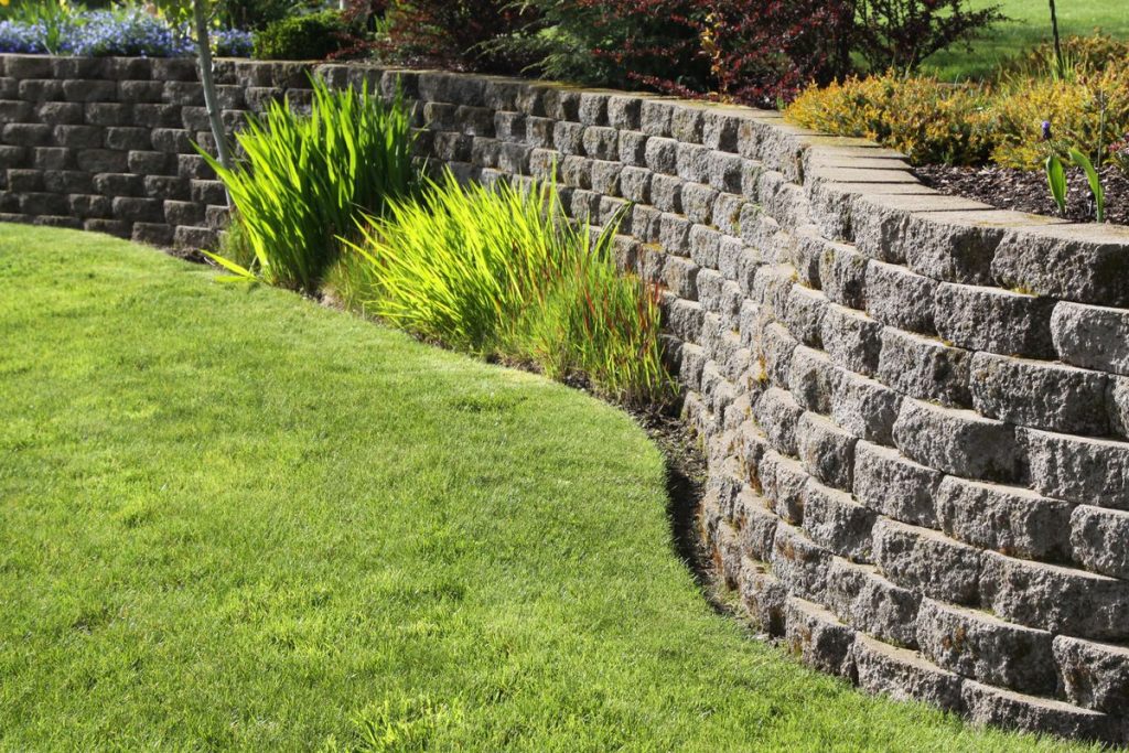 Retaining Wall With Geotextile & Geogrid Reinforcement